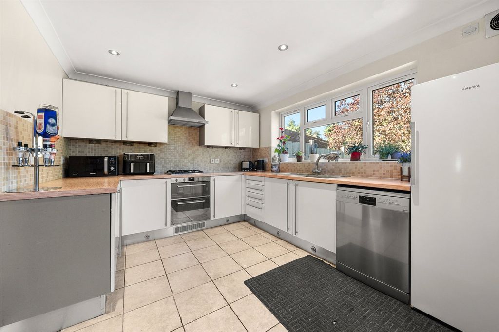 Property photo 3 of 17 Picture No. 22