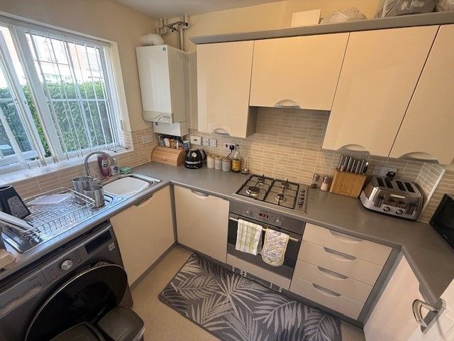 Property photo 2 of 9 Kitchen
