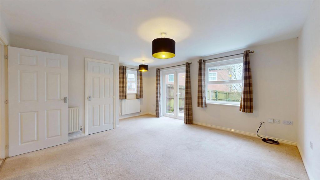 Property photo 2 of 12 Living/Dining Room