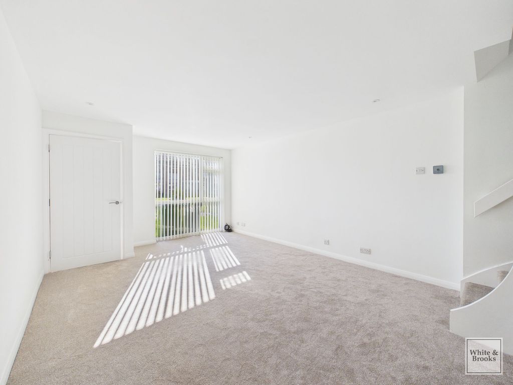 Property photo 2 of 12 Living Room