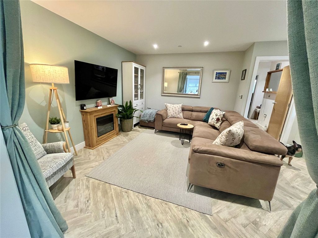 Property photo 3 of 18 Picture No. 17