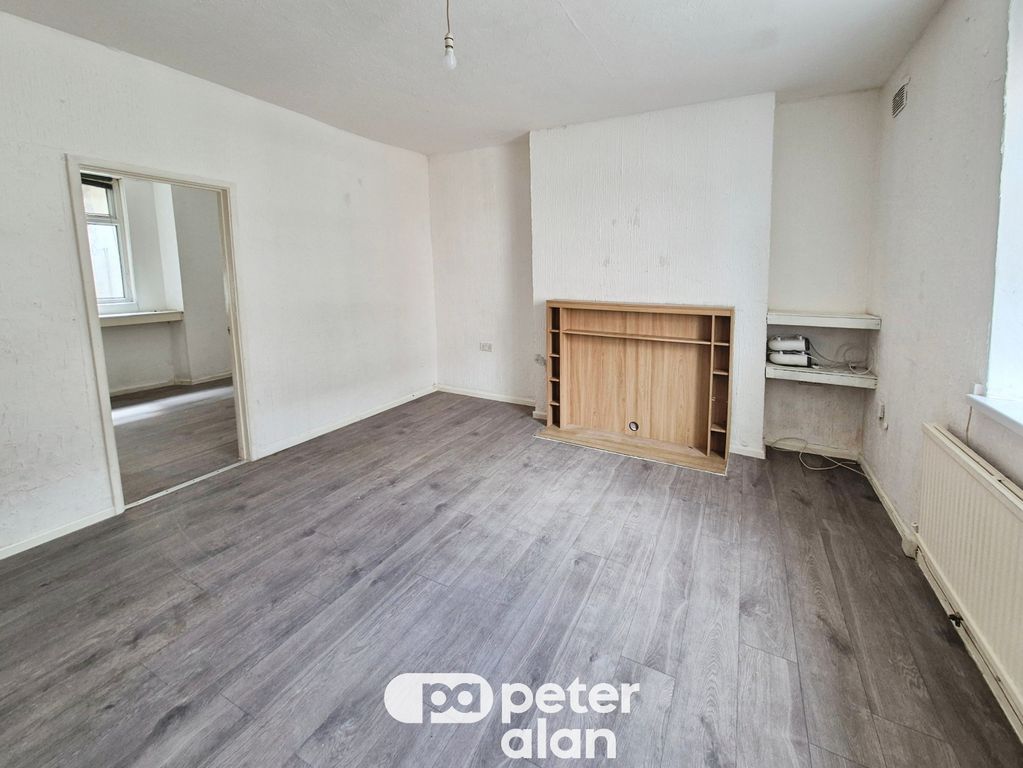 Property photo 2 of 12 Image