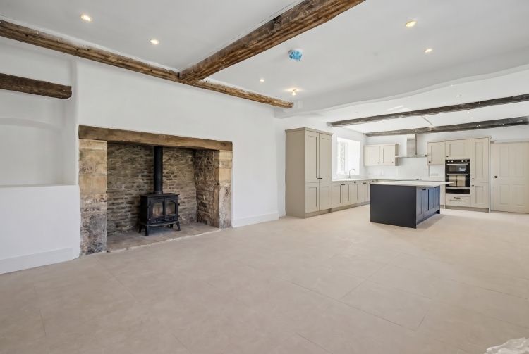 Property photo 2 of 16 327323