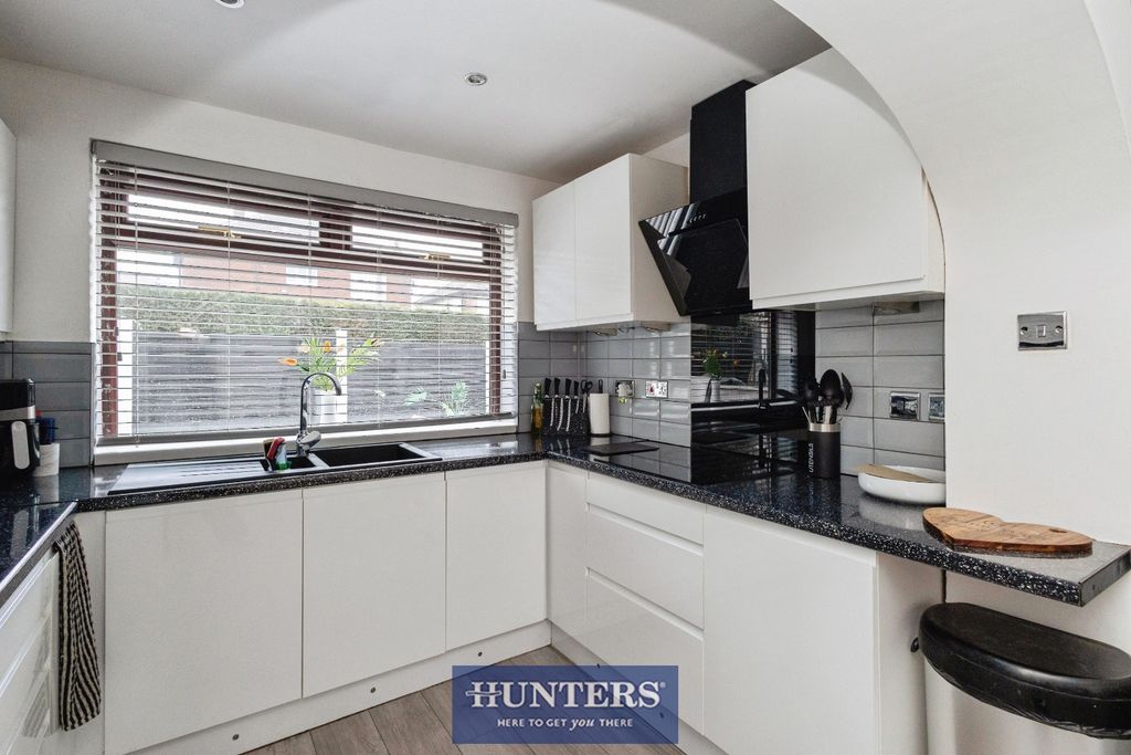 Property photo 3 of 26 Pbox-Img.Jpg