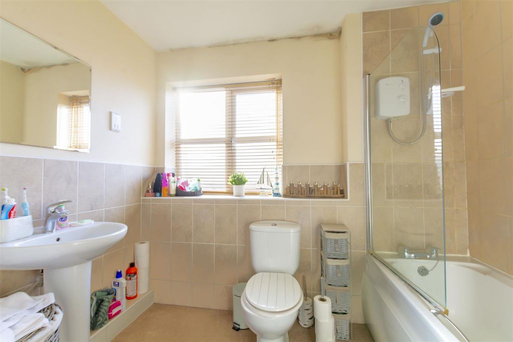 Property photo 2 of 10 Bathroom.Jpg