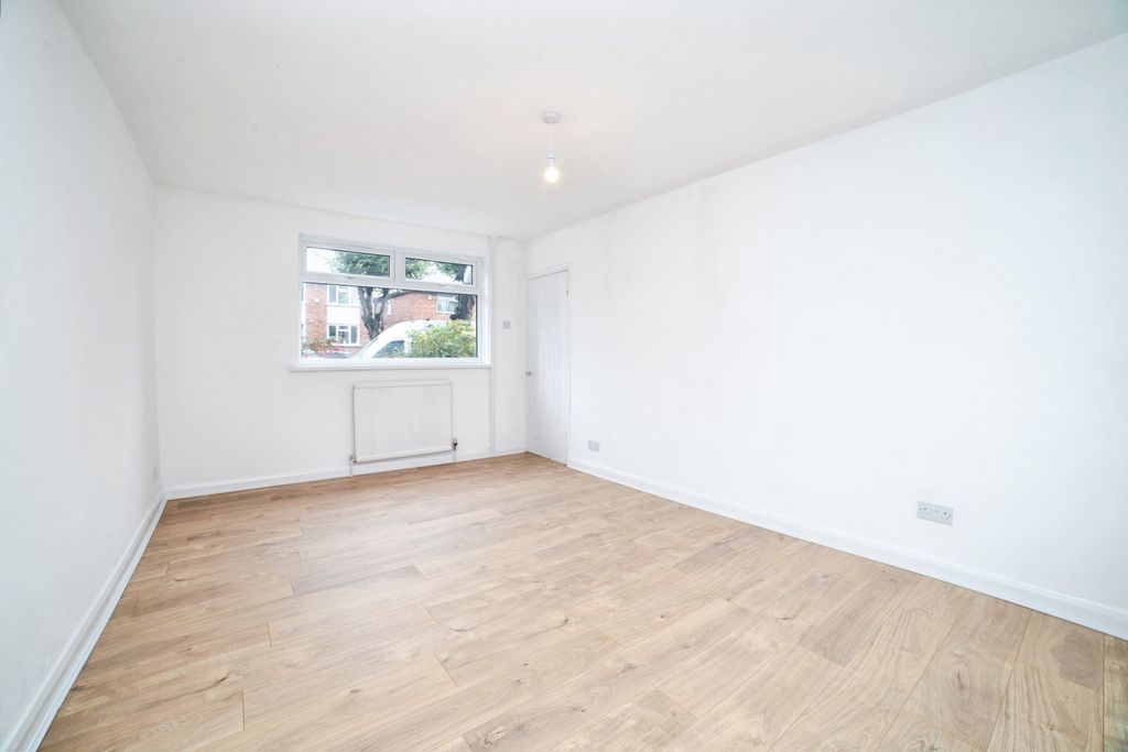 Property photo 2 of 16 Image