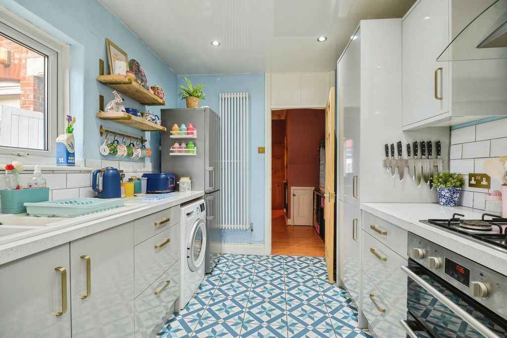 Property photo 3 of 19 Pbox-Img.Jpg