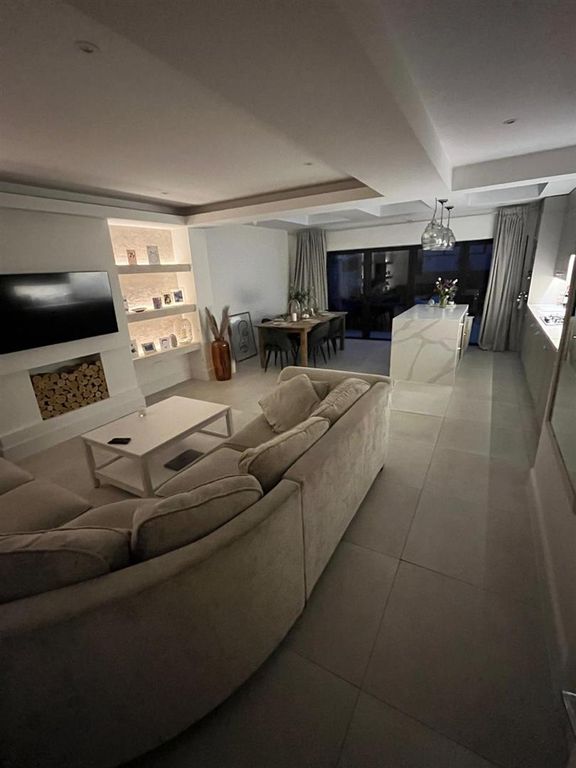 Property photo 1 of 12 Cfa33A89-9726-482d-820F-52Fc995073c0.Jpeg