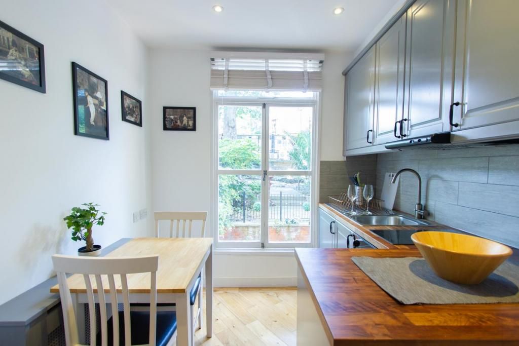 Property photo 1 of 7 Studio Flat To Rent Penywern Road, London Sw5