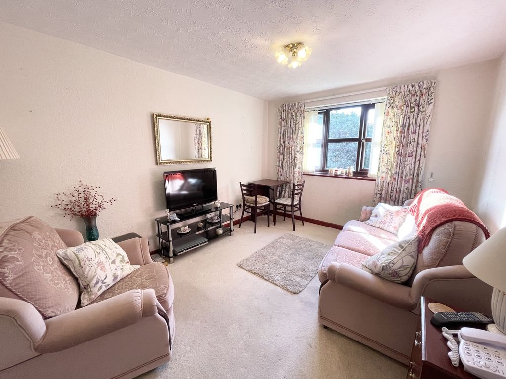 Property photo 3 of 12