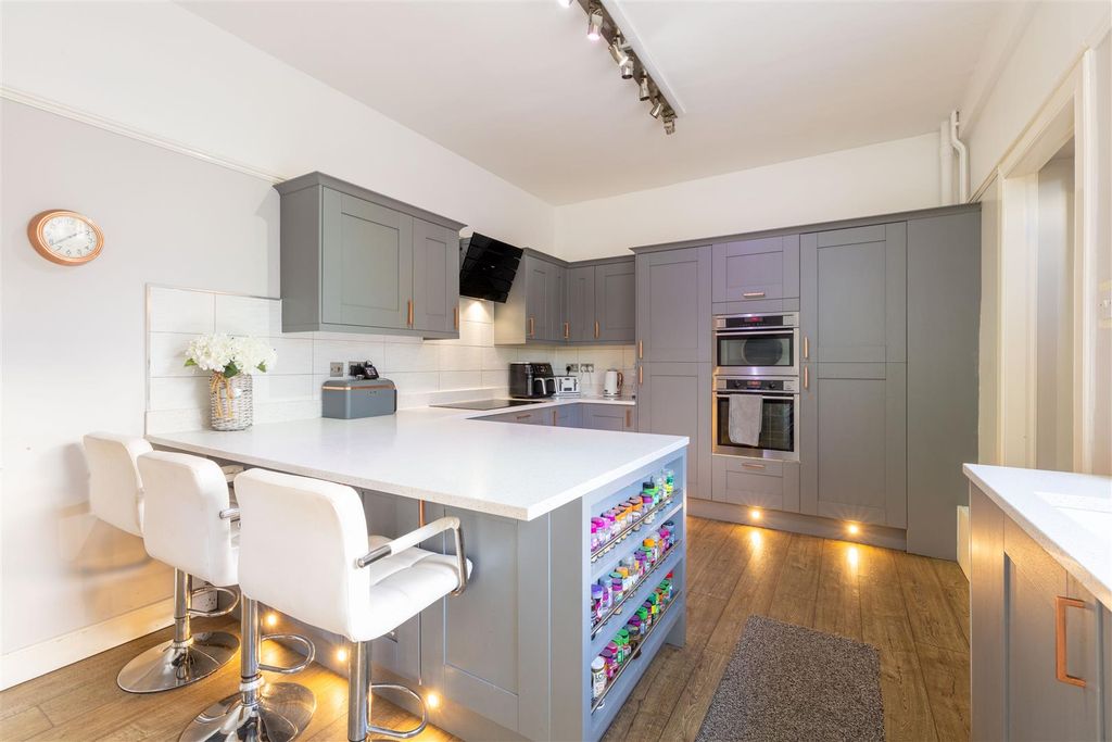 Property photo 3 of 35 S005.Jpg