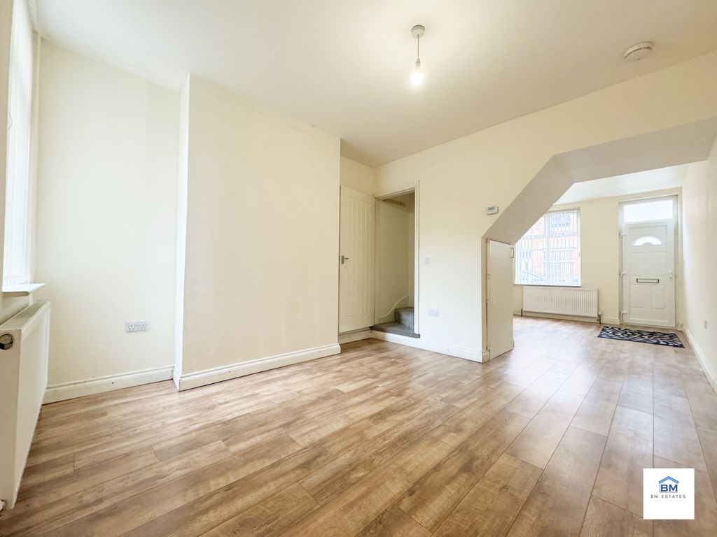 Property photo 3 of 9 Photo 3