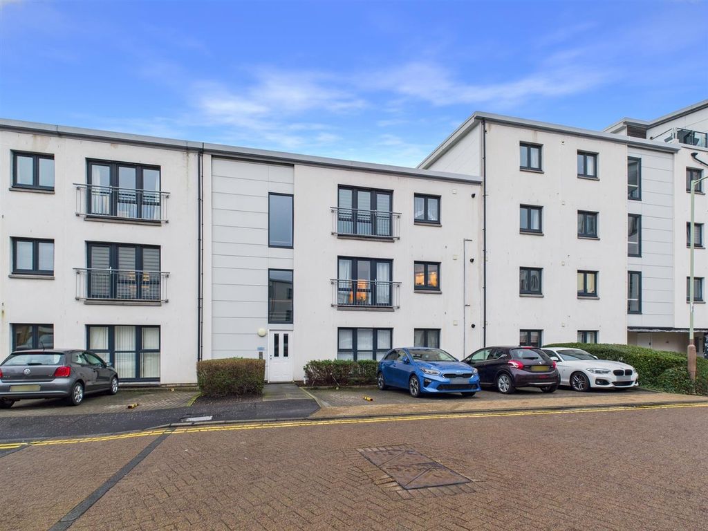 Property photo 3 of 14 Cam01486G0-Pr0948-Still001.Jpg