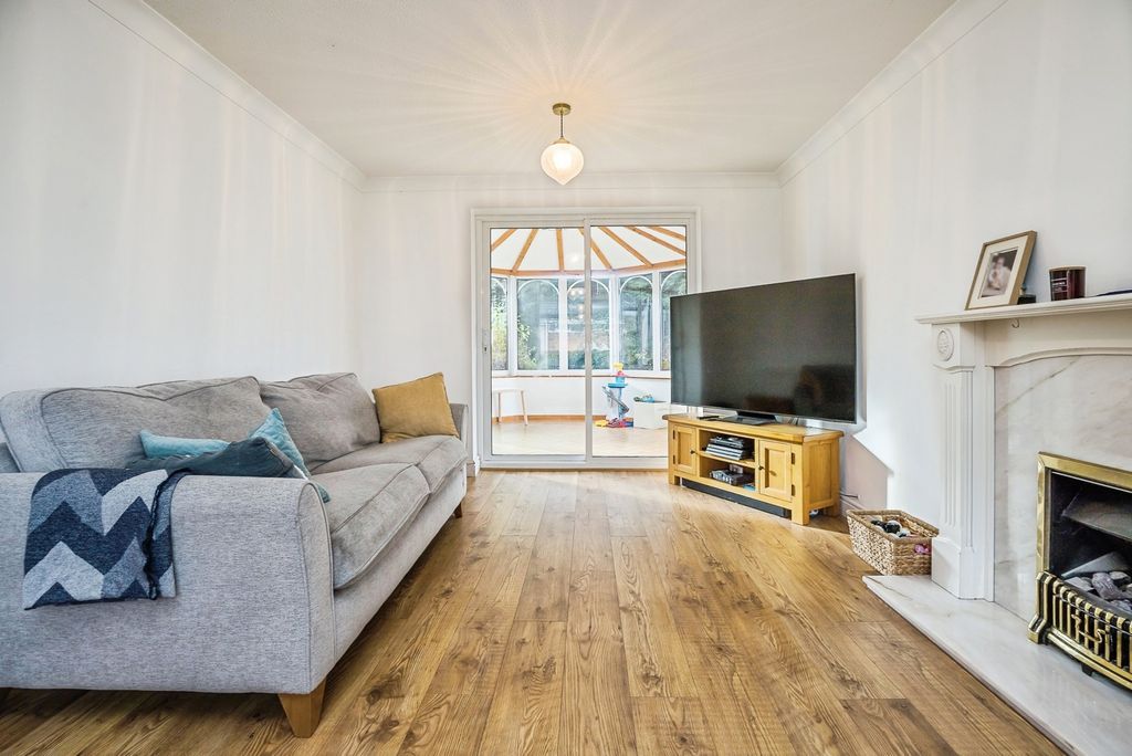 Property photo 3 of 17 Photo