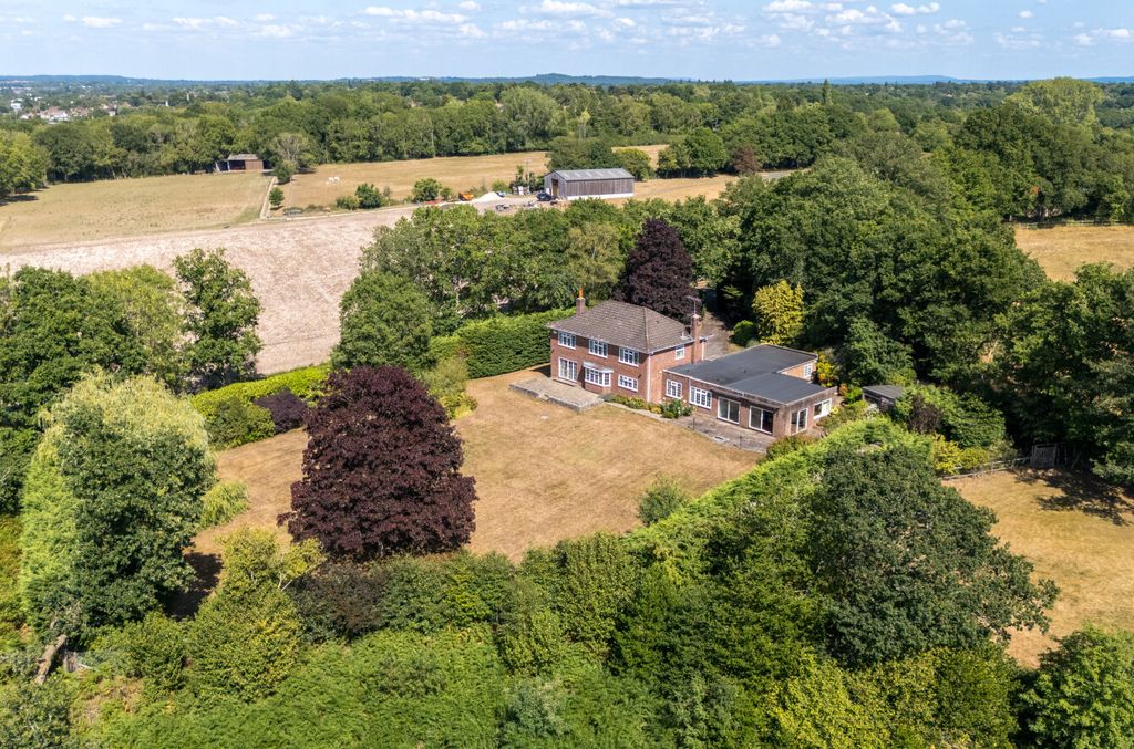Property photo 1 of 28 1326694-7-687Aae4...