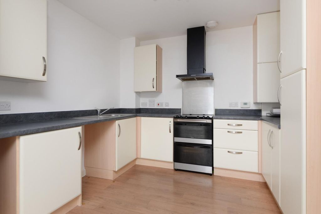 Property photo 2 of 12 4691902