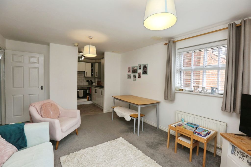 Property photo 2 of 16