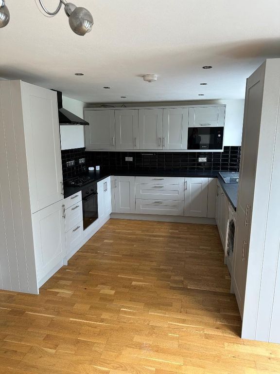 Property photo 2 of 14 Photo 2