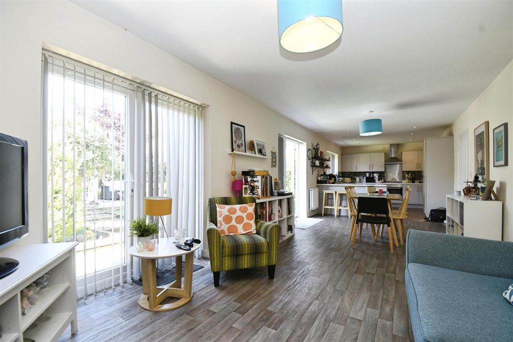 Property photo 2 of 34 Kitchen/Dining/Living Room