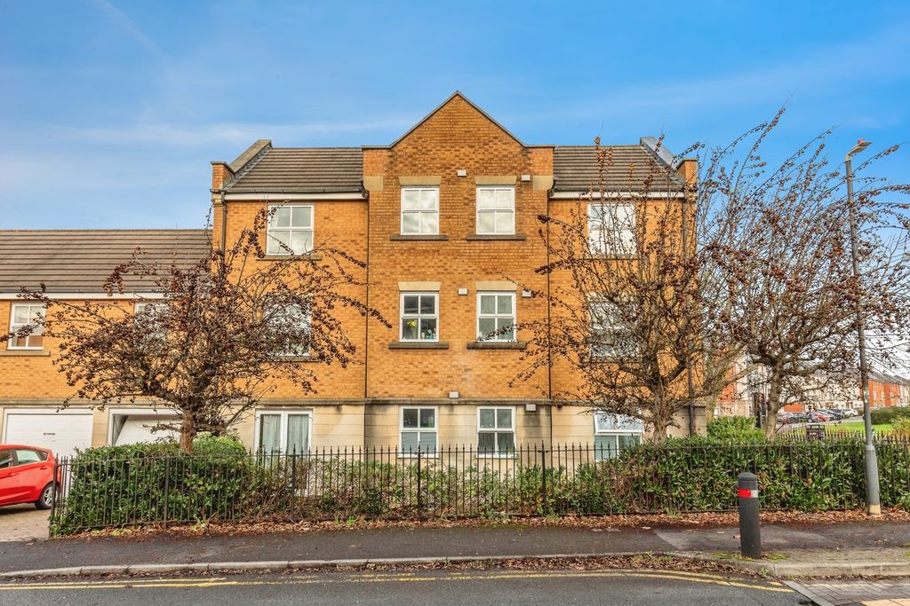 Property photo 1 of 11 Pbox-Img.Jpg