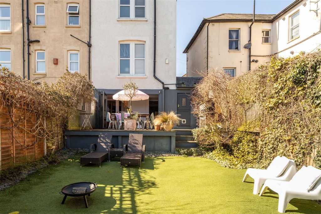 Property photo 3 of 30