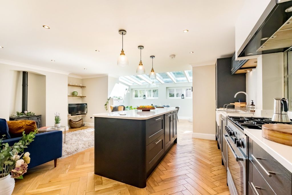 Property photo 1 of 19 Kitchen/Sitting Room