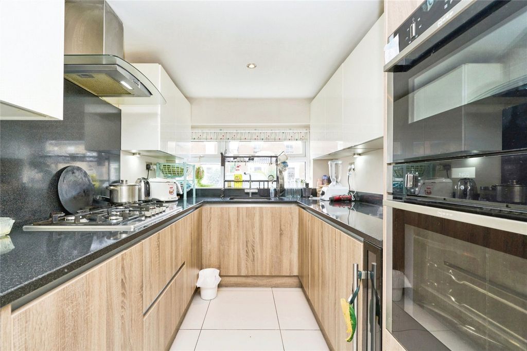 Property photo 2 of 17 Picture No. 02