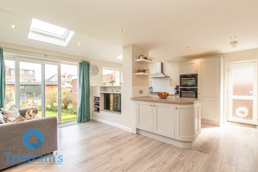 Property photo 2 of 36