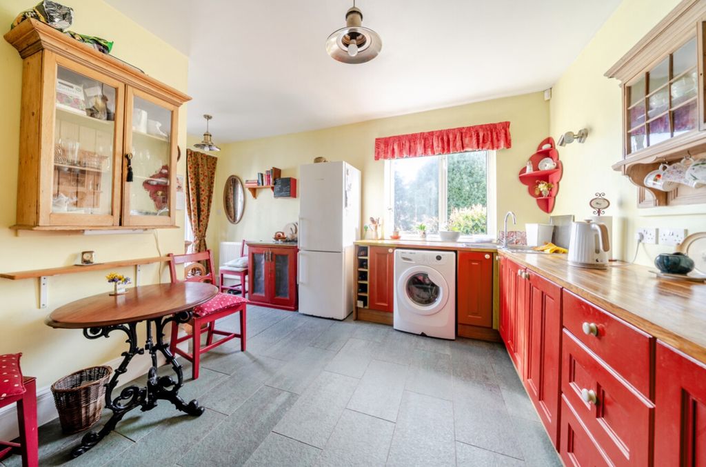 Property photo 3 of 30 1436584-20-69cc51d1B188c