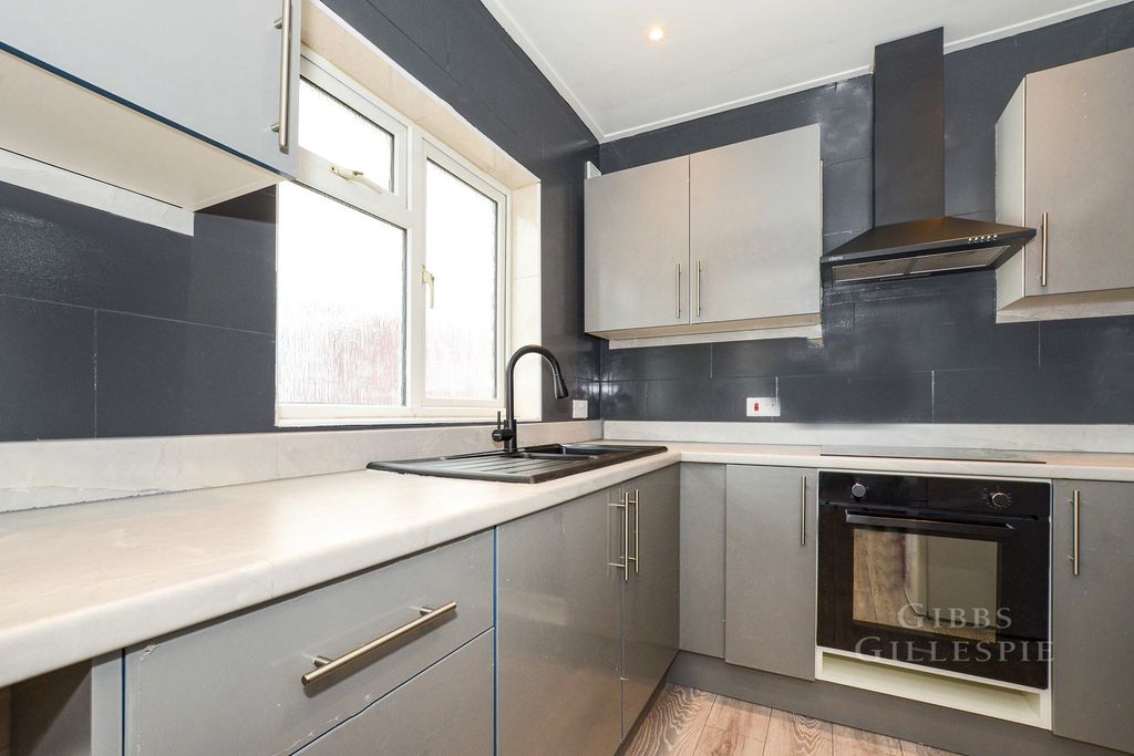 Property photo 3 of 20 Pbox-Img.Jpg