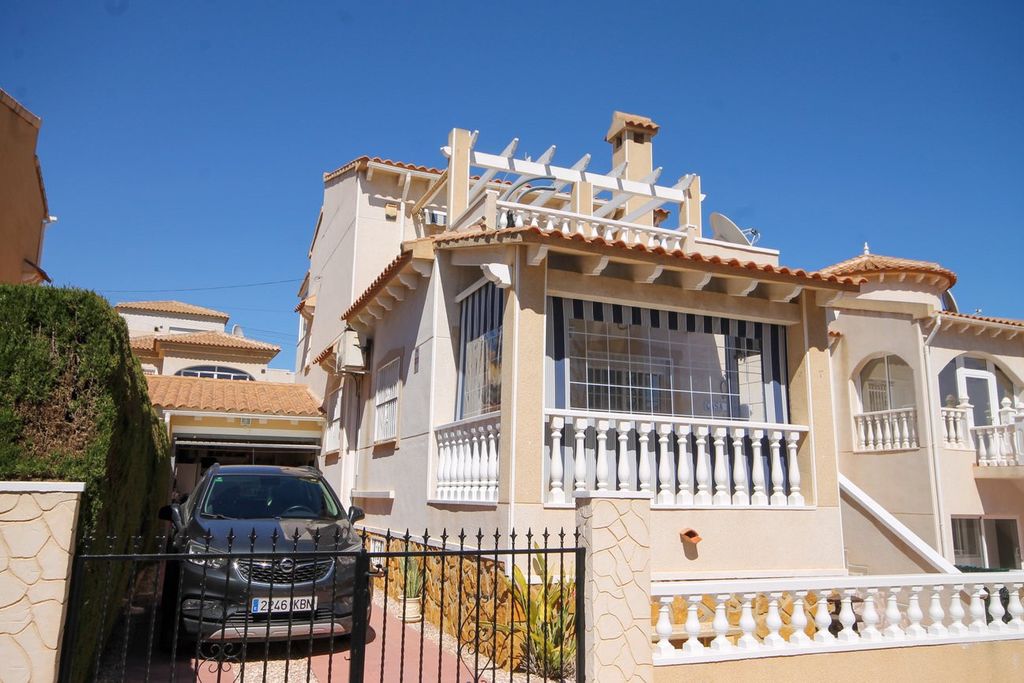 Property photo 1 of 42