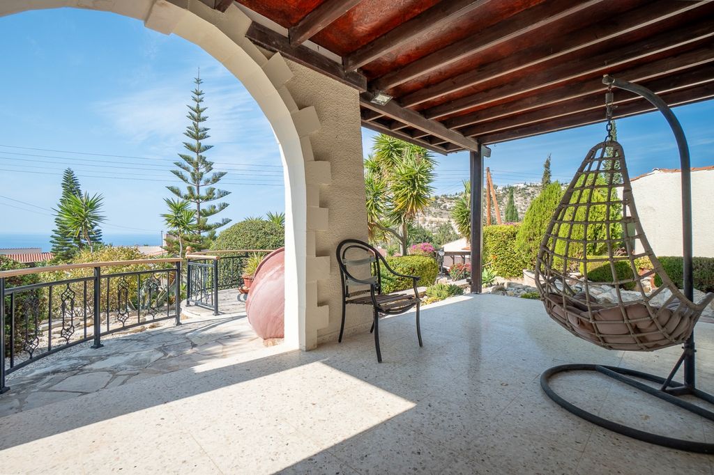 Property photo 3 of 40