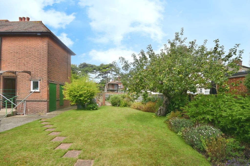 Property photo 2 of 18
