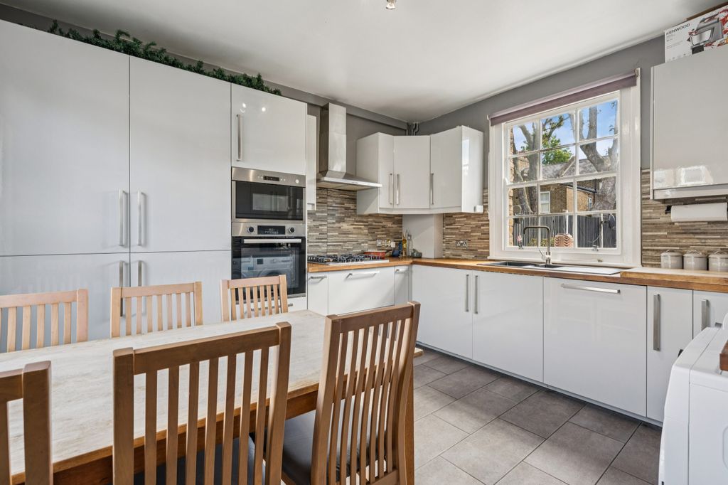 Property photo 3 of 10 Picture No. 08