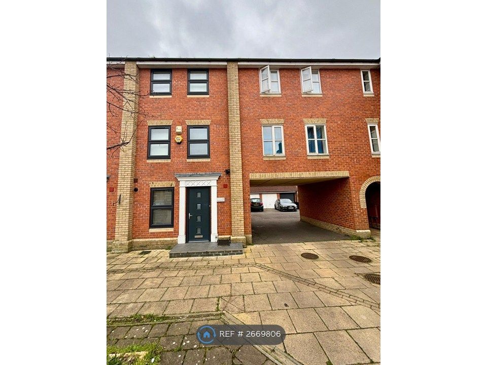 Property photo 3 of 11