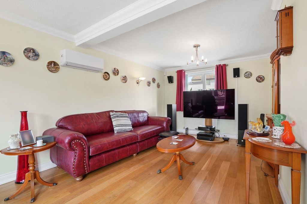 Property photo 2 of 22
