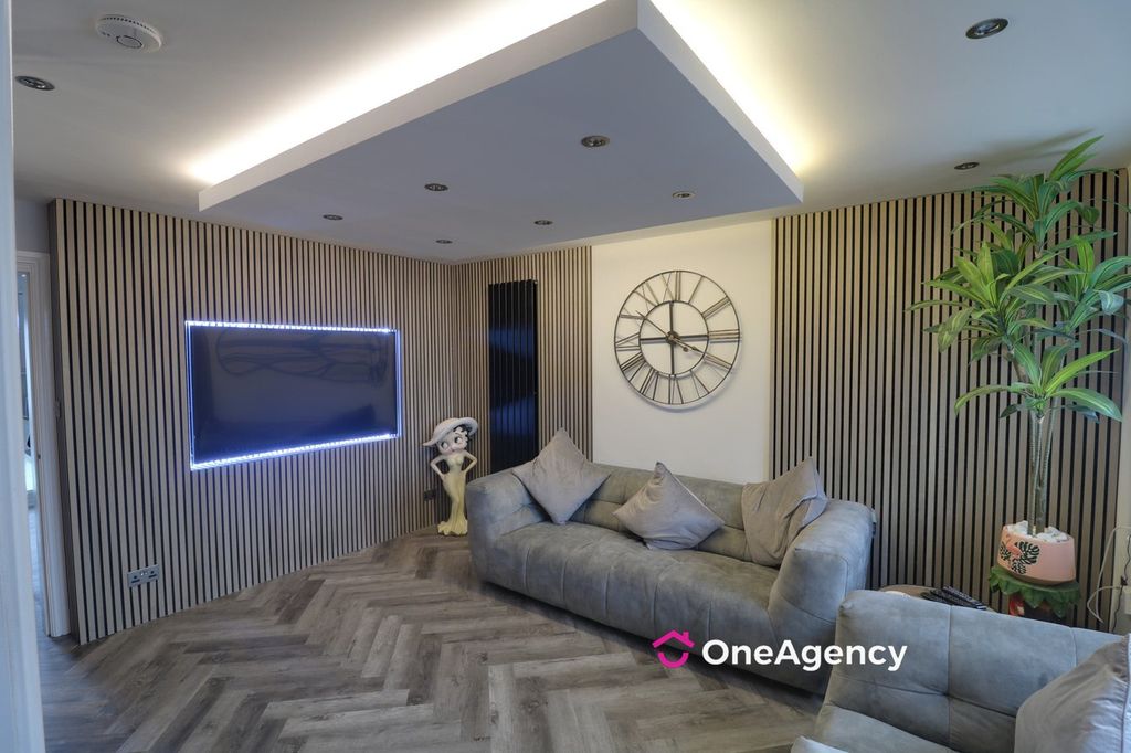 Property photo 2 of 23