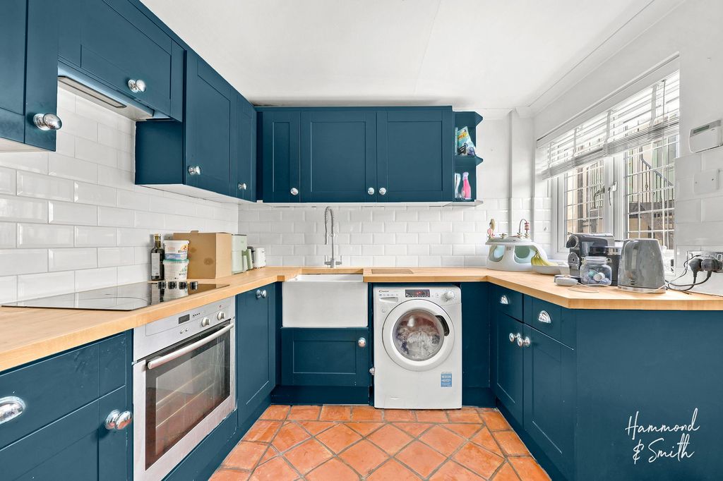 Property photo 3 of 18