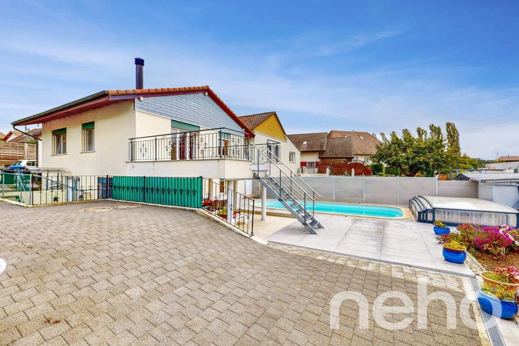 Property photo 2 of 13