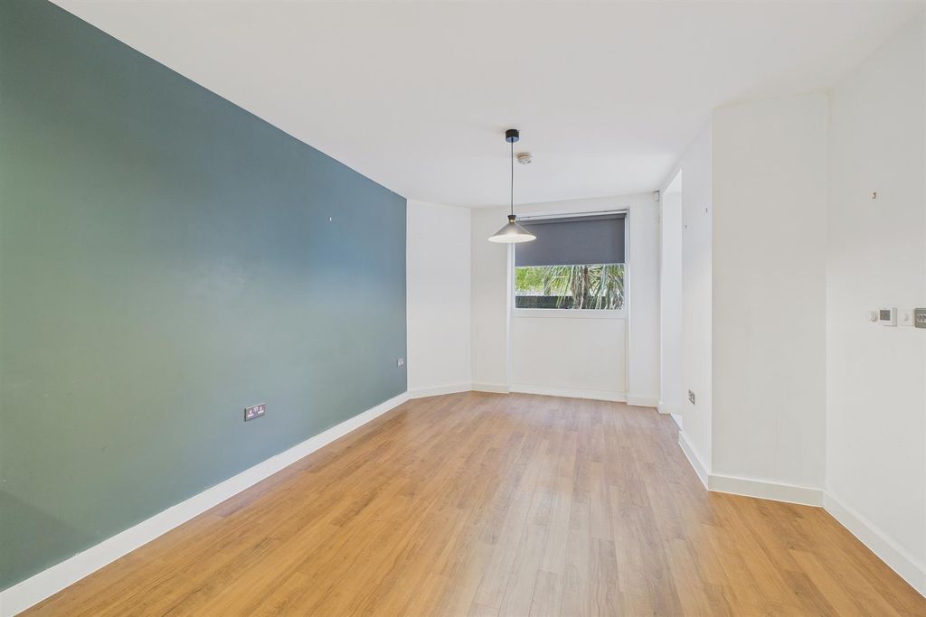 Property photo 3 of 15 Cam02700G0-Pr0375-Still005.Jpg