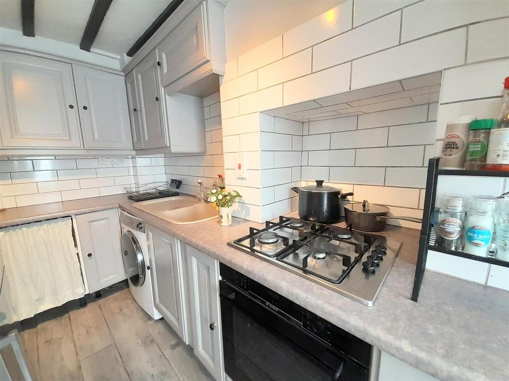 Property photo 3 of 6 Kitchen.Jpg