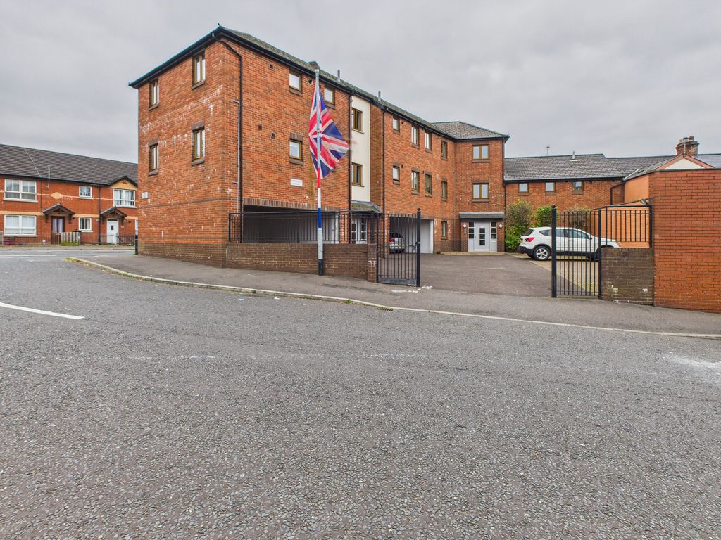 Property photo 2 of 10