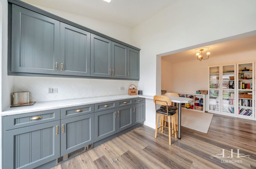 Property photo 3 of 29