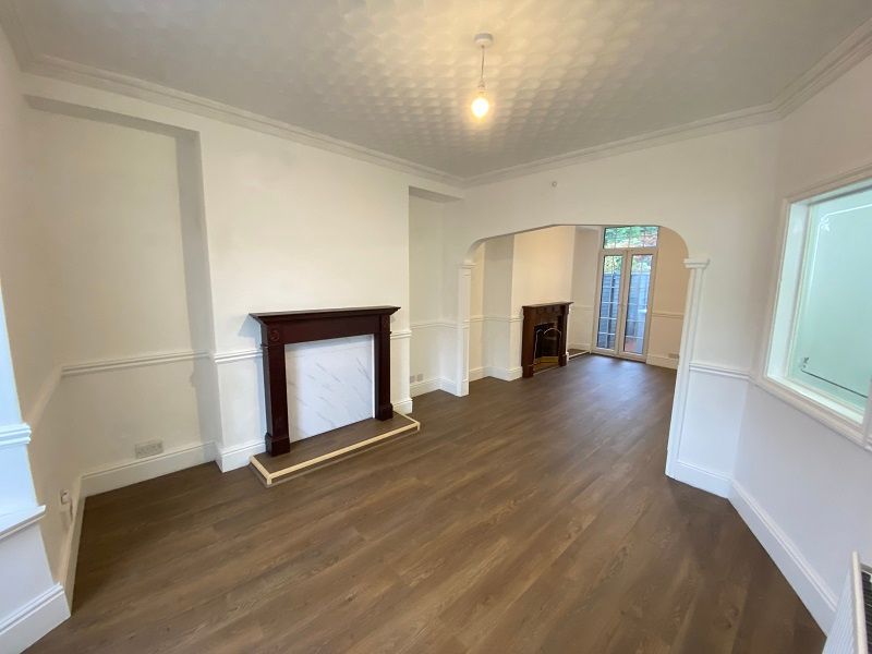 Property photo 2 of 10 Lounge