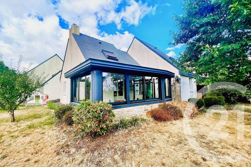 Property photo 1 of 14 Saint Ave - South - Close To Intermarché And All Amenities, Family Home With A Beautiful Garden Of Nearly 600 m² In The Center Of Saint-Avé, At The End Of A Cul-De-Sac With A Small Square Offering Parking And A Play Area For Children, It Offers 135 m² Of