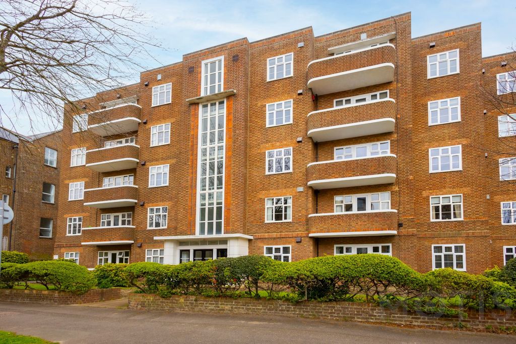 Property photo 1 of 18 Photo 10