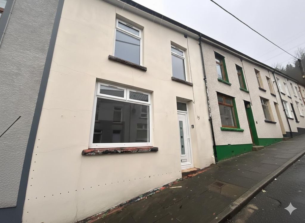 Property photo 1 of 27 Gemini_Generated_Image_96Gt0F96Gt0F96Gt.Png