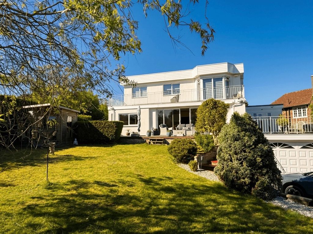 Property photo 1 of 33