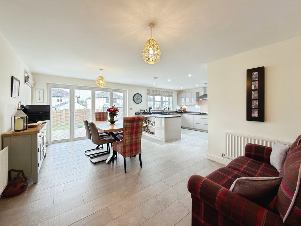 Property photo 2 of 38