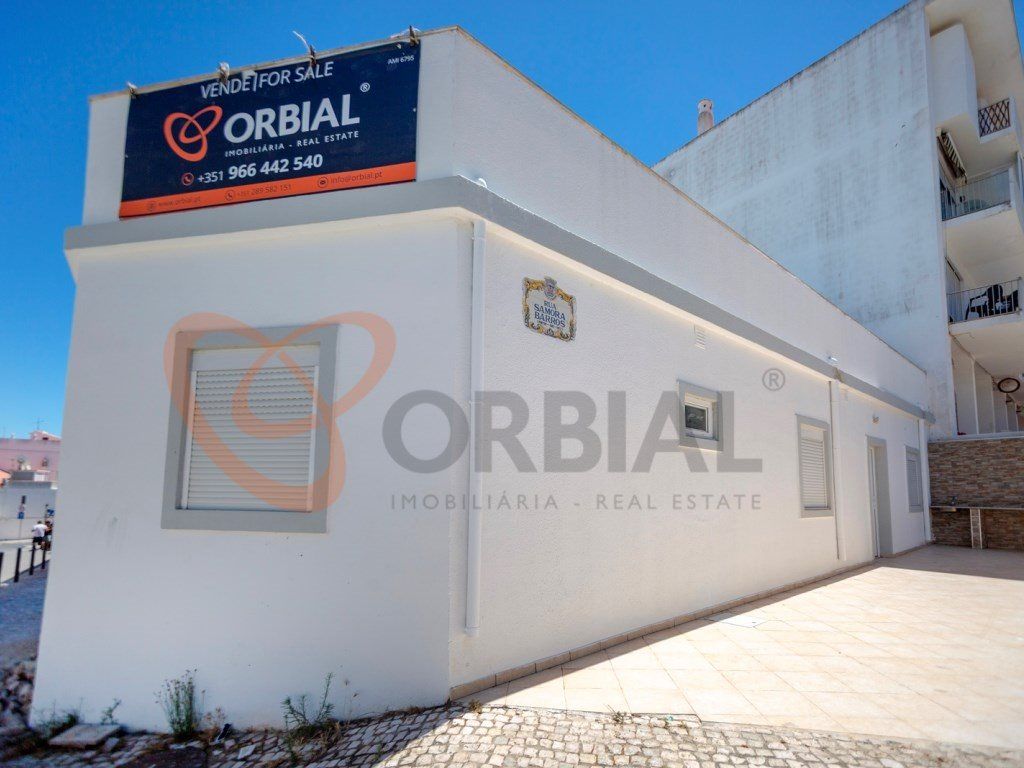 Property photo 1 of 30 2 Bedroom Villa In The Centre Of Albufeira, 5 Minutes From The Beach
